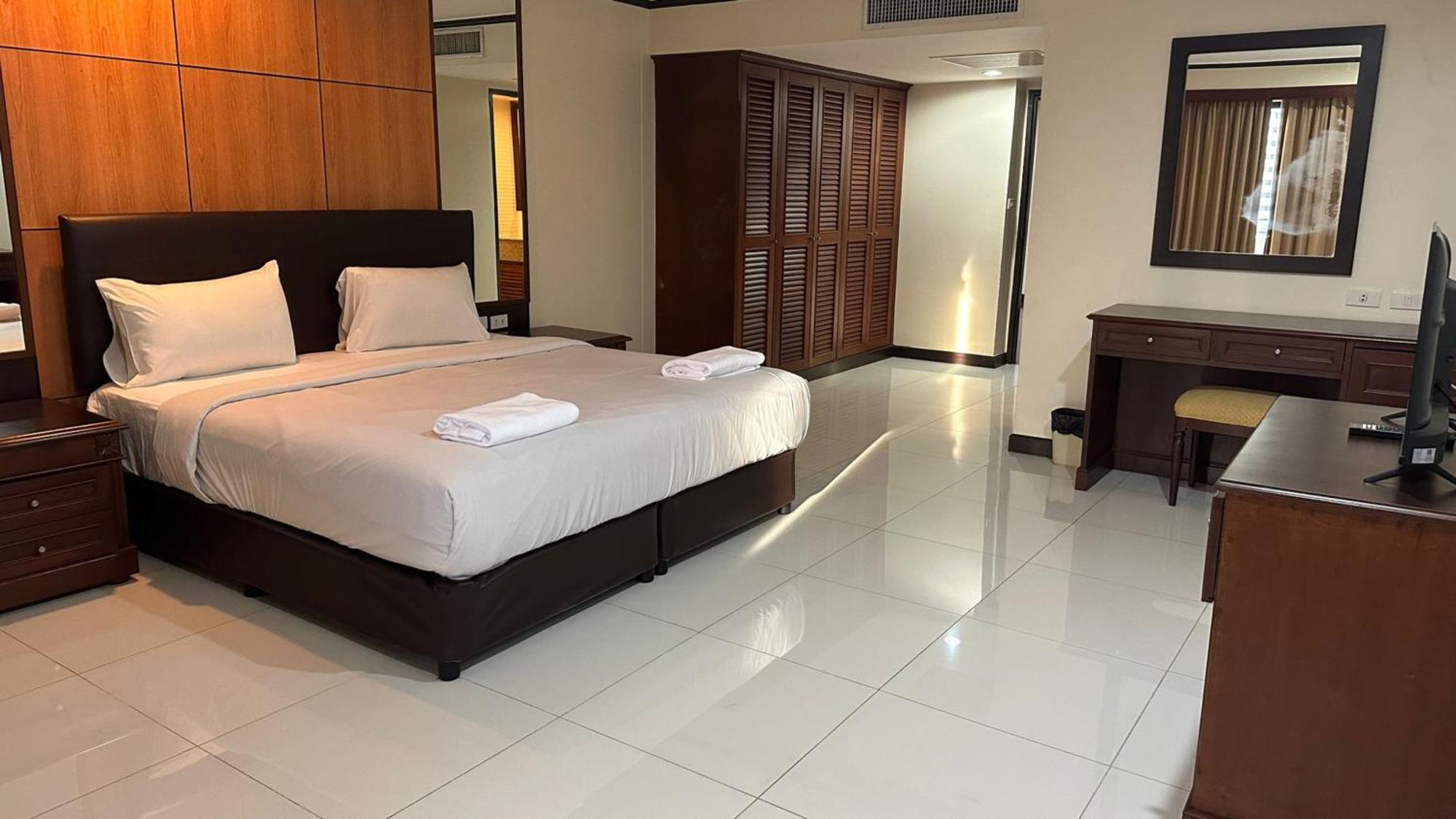 曼谷 Omni Tower Sukhumvit Nana Direct酒店 外观 照片