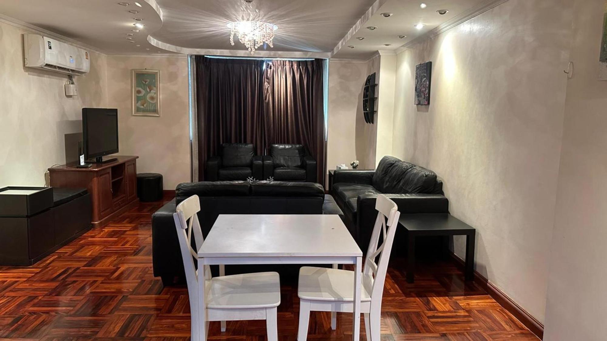 曼谷 Omni Tower Sukhumvit Nana Direct酒店 外观 照片