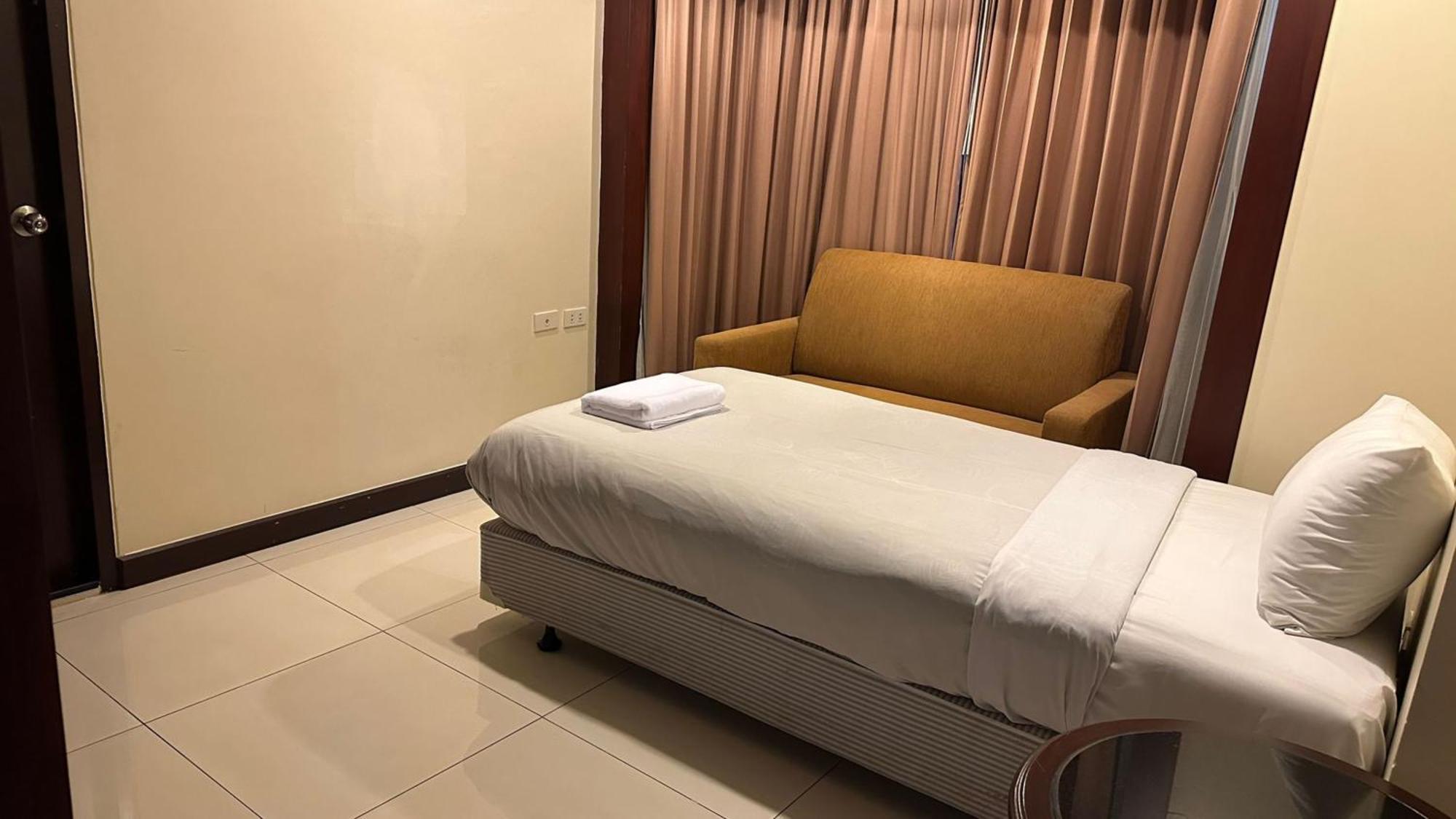 曼谷 Omni Tower Sukhumvit Nana Direct酒店 外观 照片
