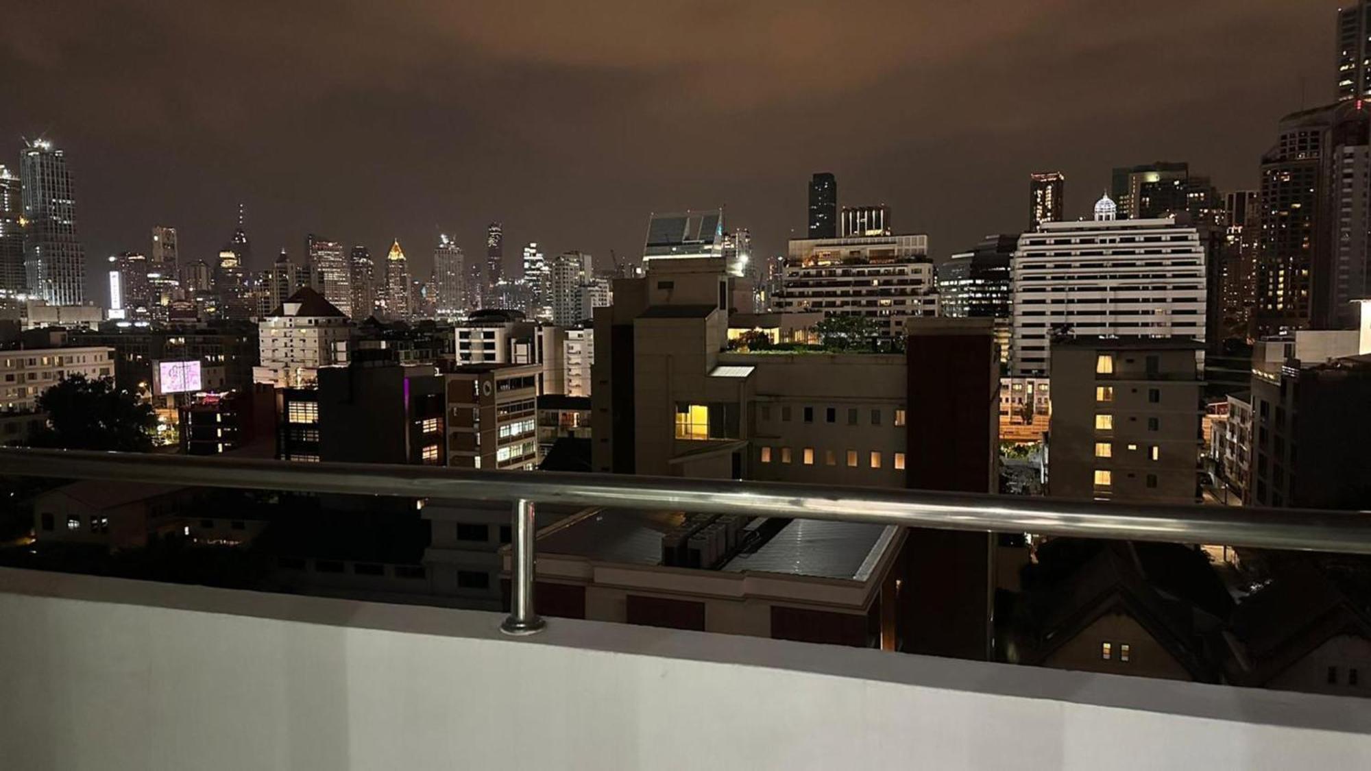 曼谷 Omni Tower Sukhumvit Nana Direct酒店 外观 照片
