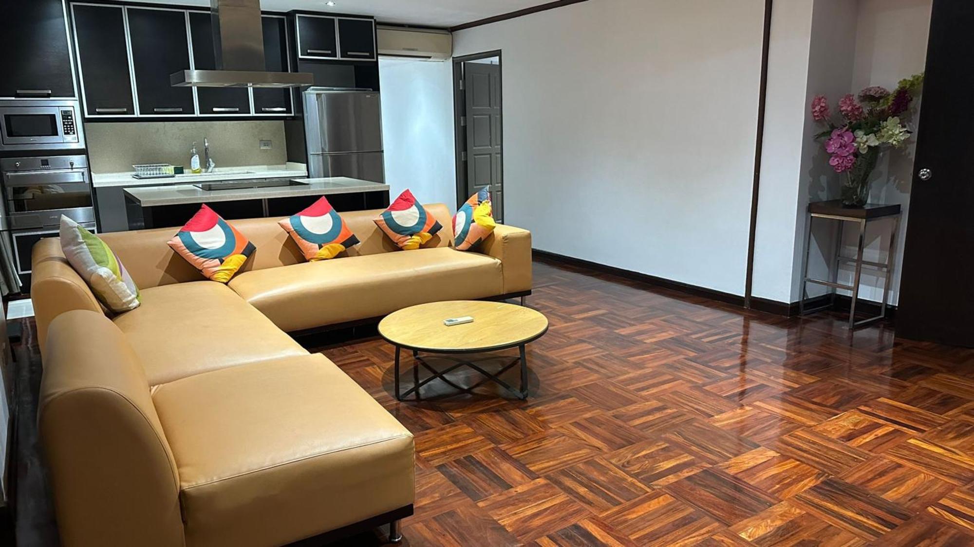 曼谷 Omni Tower Sukhumvit Nana Direct酒店 外观 照片