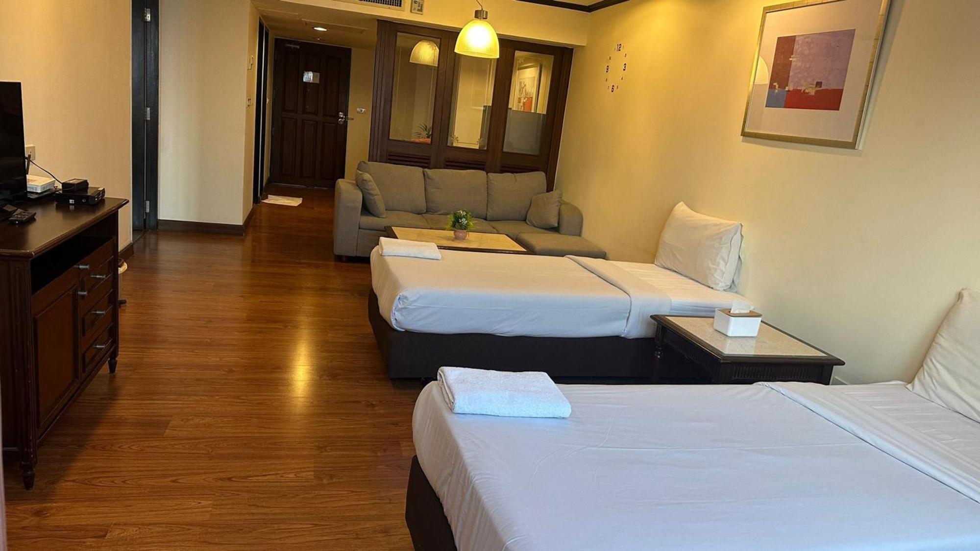 曼谷 Omni Tower Sukhumvit Nana Direct酒店 外观 照片