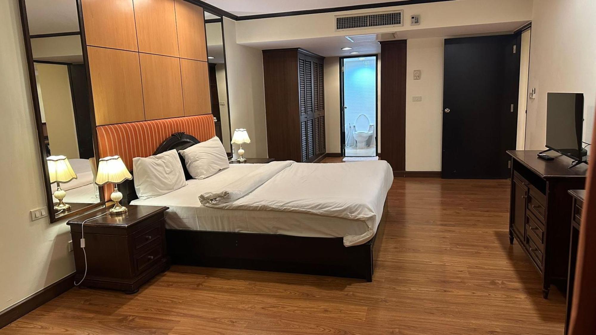 曼谷 Omni Tower Sukhumvit Nana Direct酒店 外观 照片
