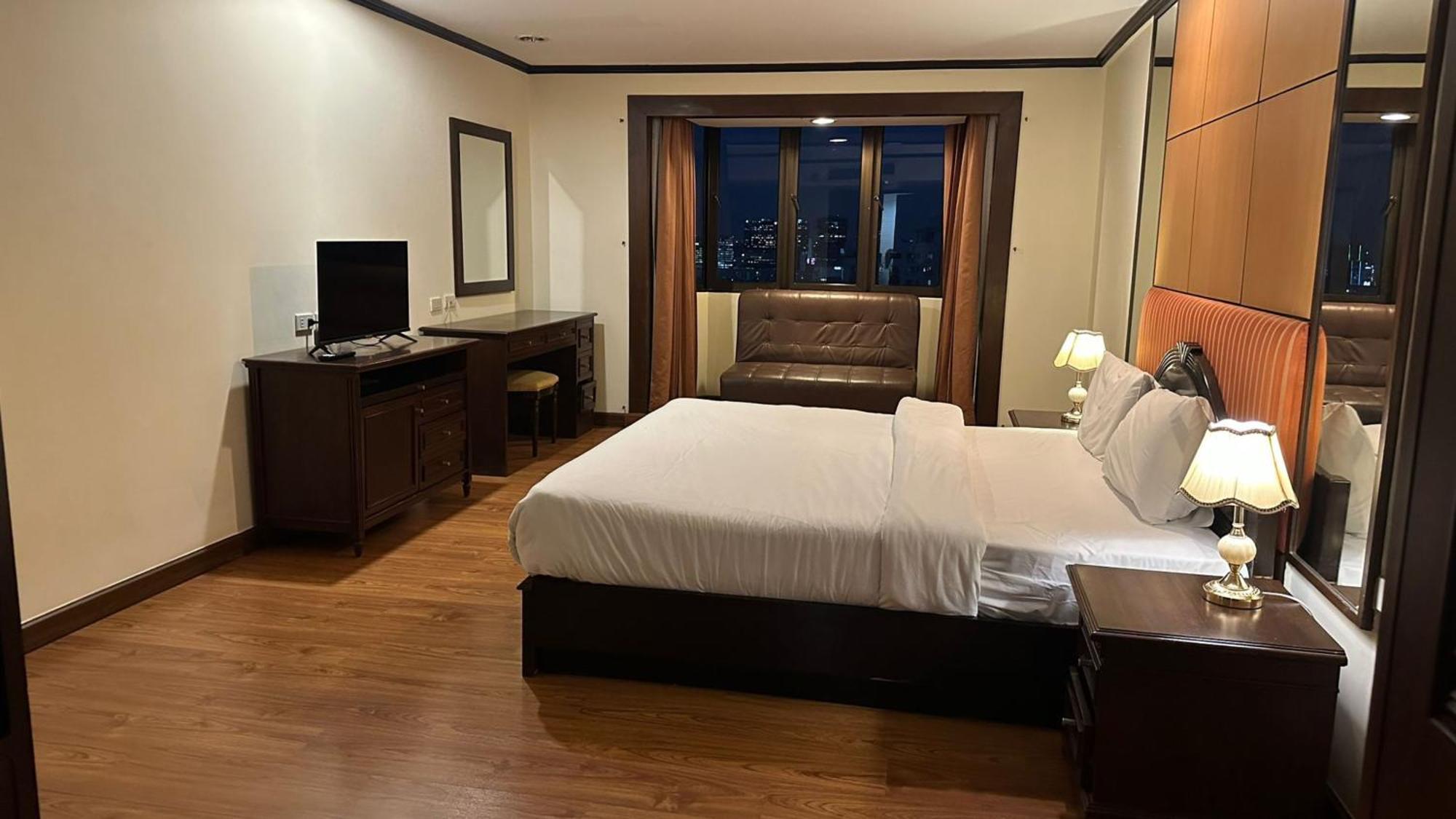 曼谷 Omni Tower Sukhumvit Nana Direct酒店 外观 照片