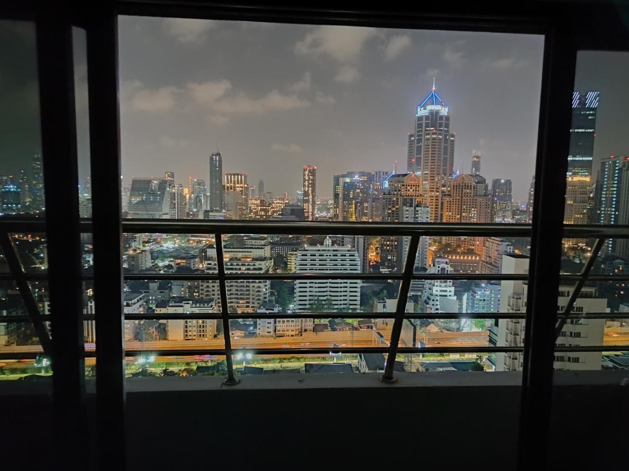 曼谷 Omni Tower Sukhumvit Nana Direct酒店 外观 照片