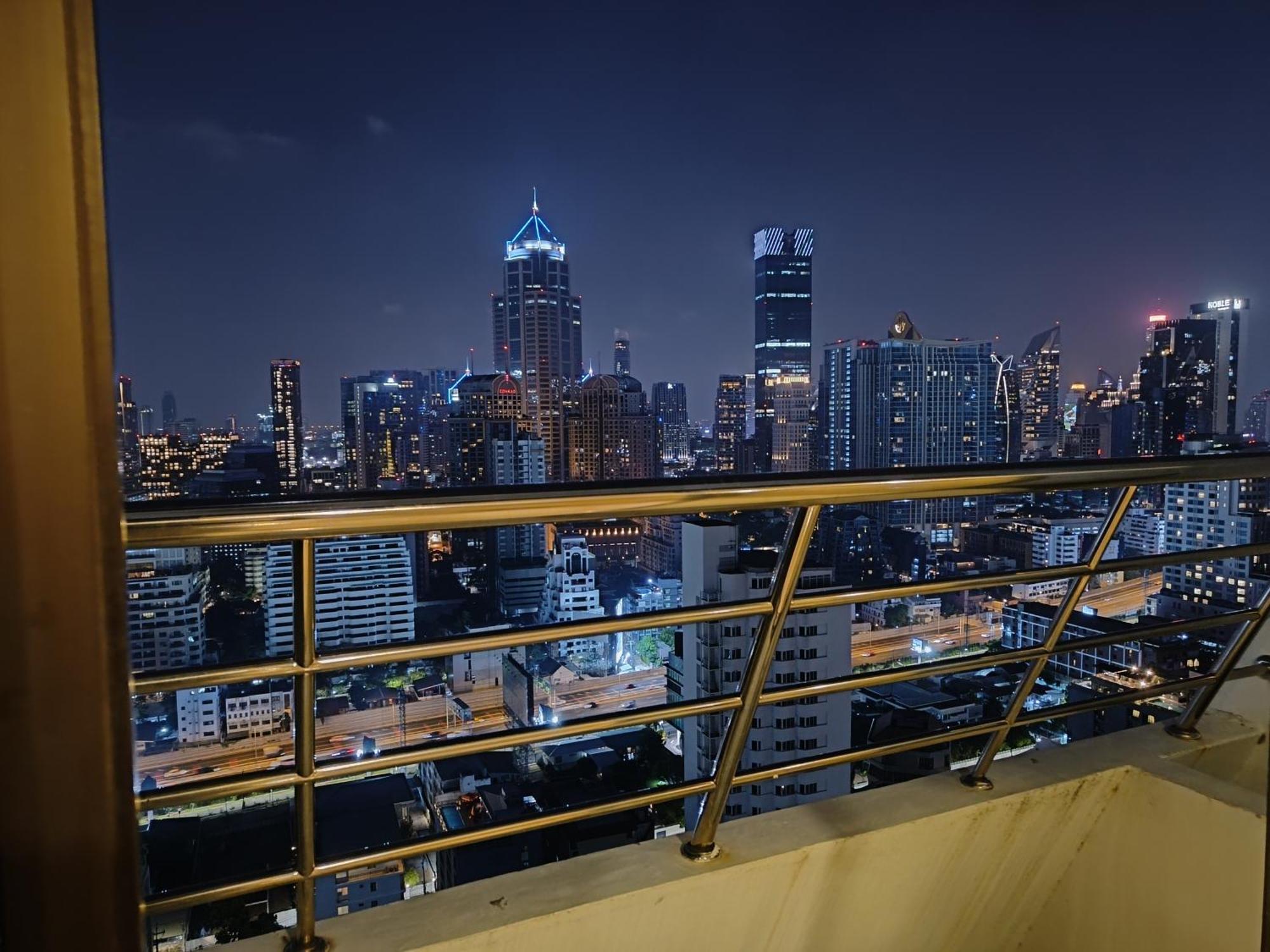 曼谷 Omni Tower Sukhumvit Nana Direct酒店 外观 照片