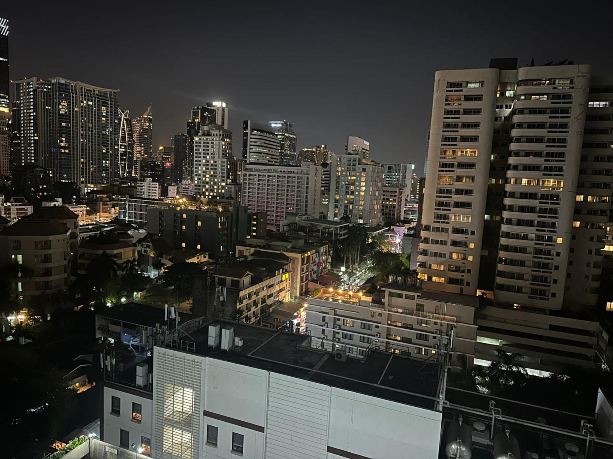 曼谷 Omni Tower Sukhumvit Nana Direct酒店 外观 照片