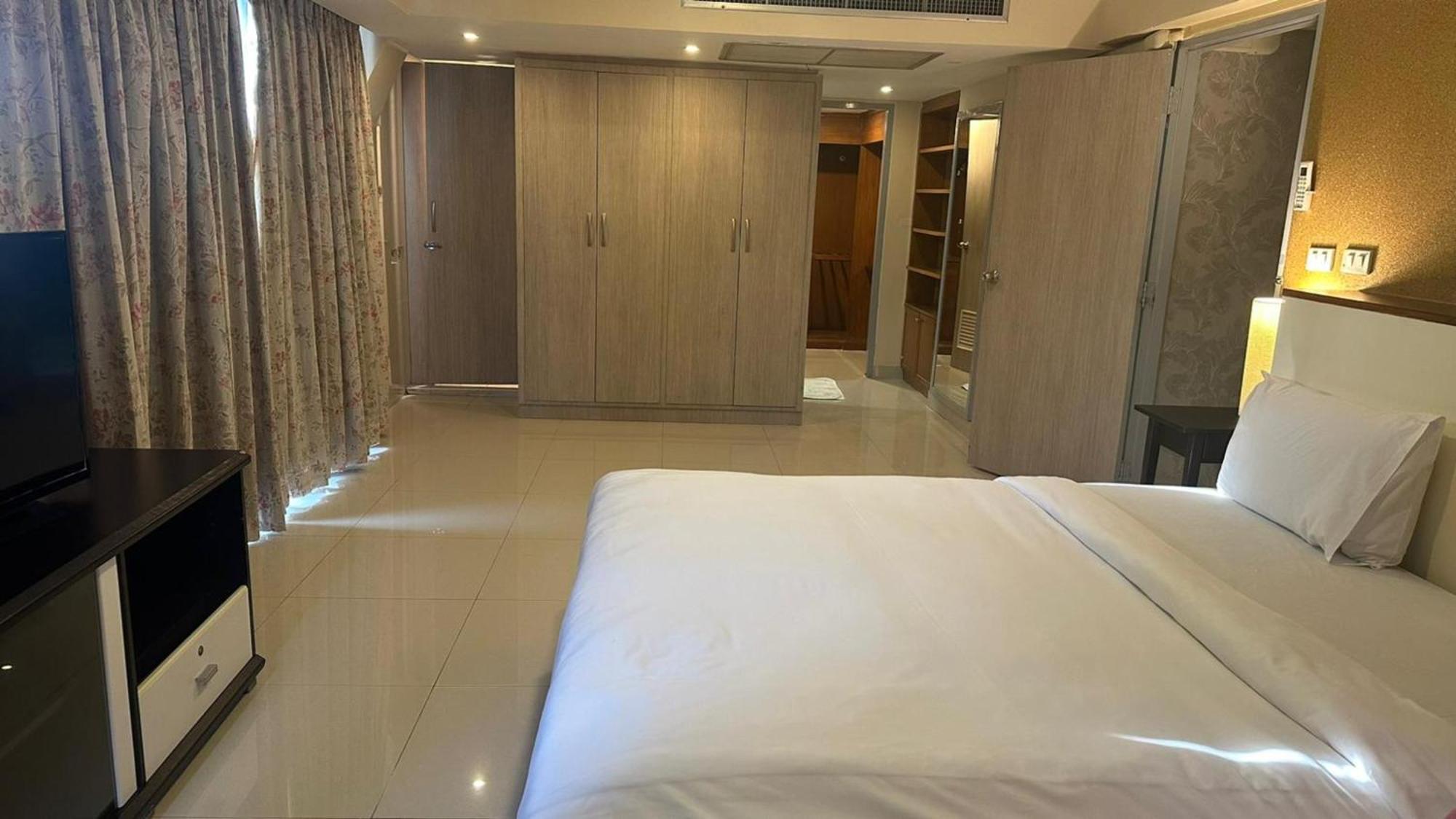 曼谷 Omni Tower Sukhumvit Nana Direct酒店 外观 照片