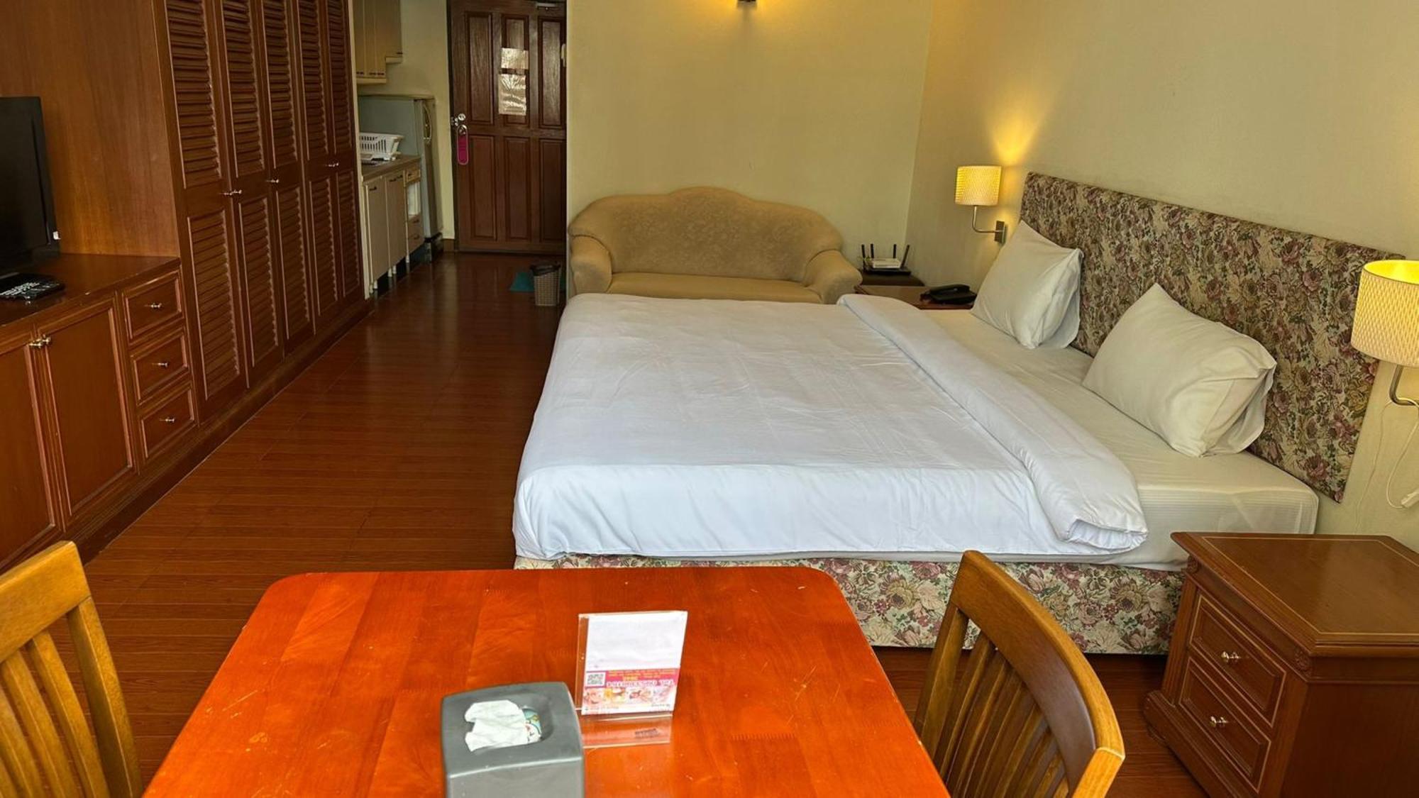 曼谷 Omni Tower Sukhumvit Nana Direct酒店 外观 照片