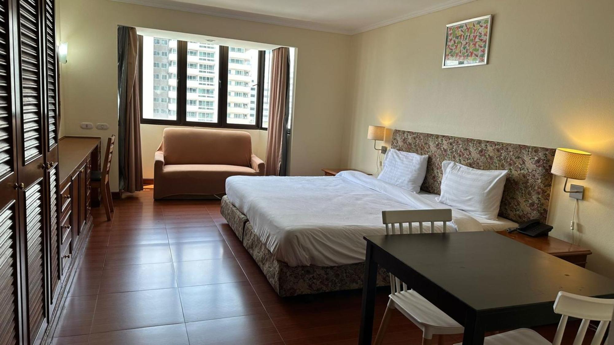 曼谷 Omni Tower Sukhumvit Nana Direct酒店 外观 照片