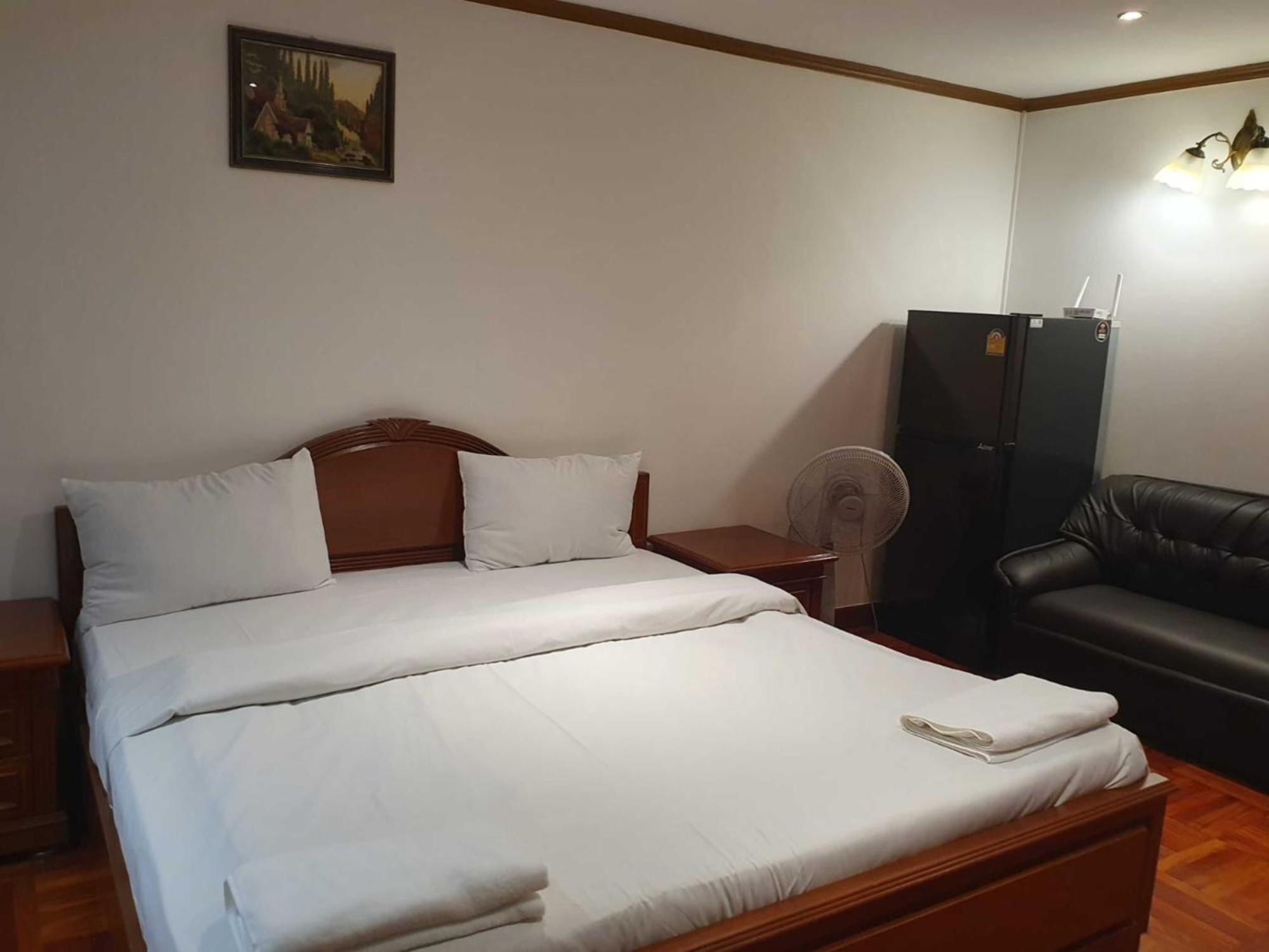 曼谷 Omni Tower Sukhumvit Nana Direct酒店 外观 照片