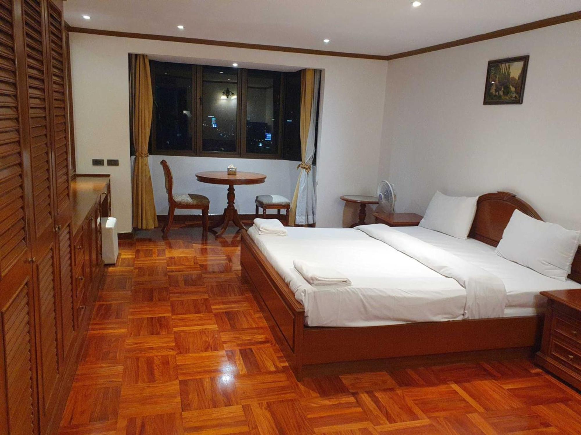 曼谷 Omni Tower Sukhumvit Nana Direct酒店 外观 照片